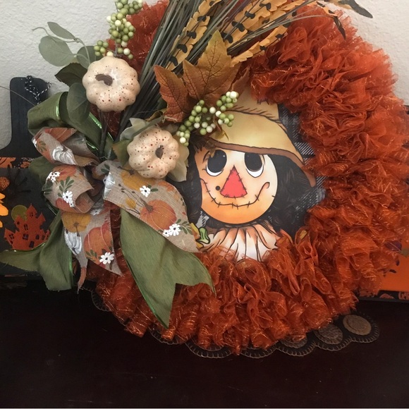 Scarecrow Fall Wreath - Picture 2 of 8